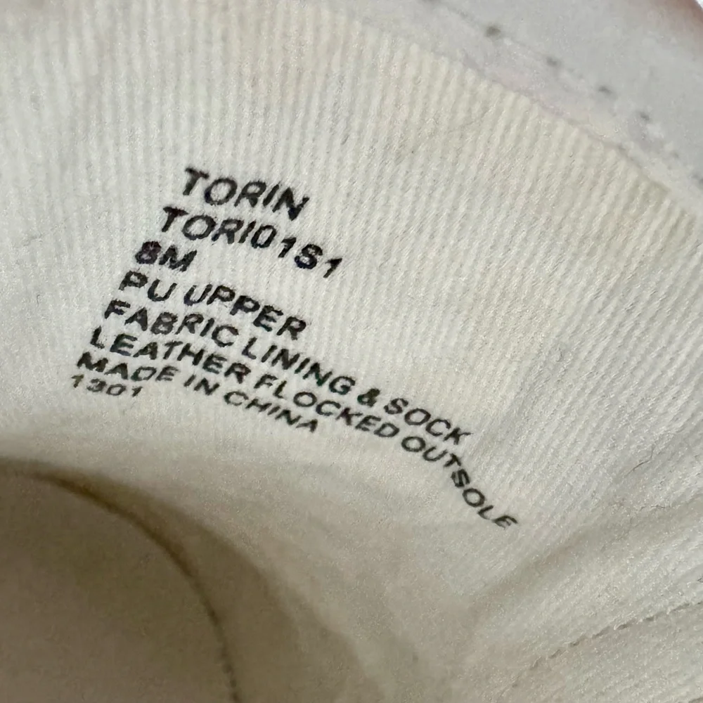 Steve Madden Torid White Sneakers with Silver Studs Womens Size 8 Slip On Shoes - Picture 11 of 11